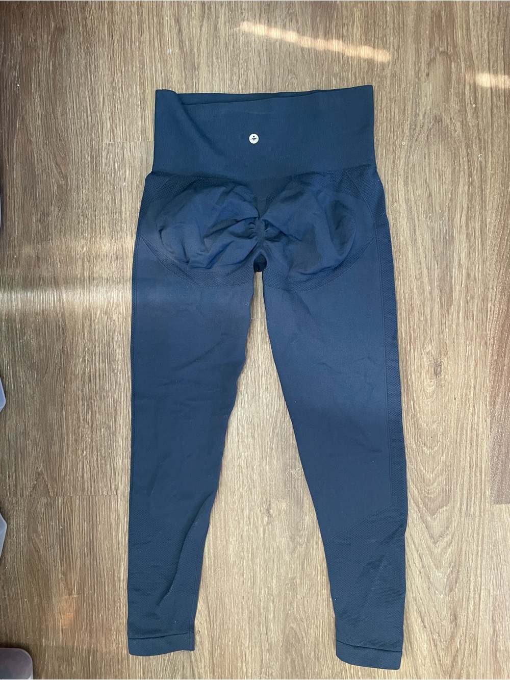 HALARA Navy High-Waist Scrunch Leggings
